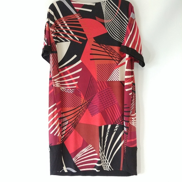 ✨3 for $30✨ Red Print Tunic Button Detail NWOT - Picture 3 of 7